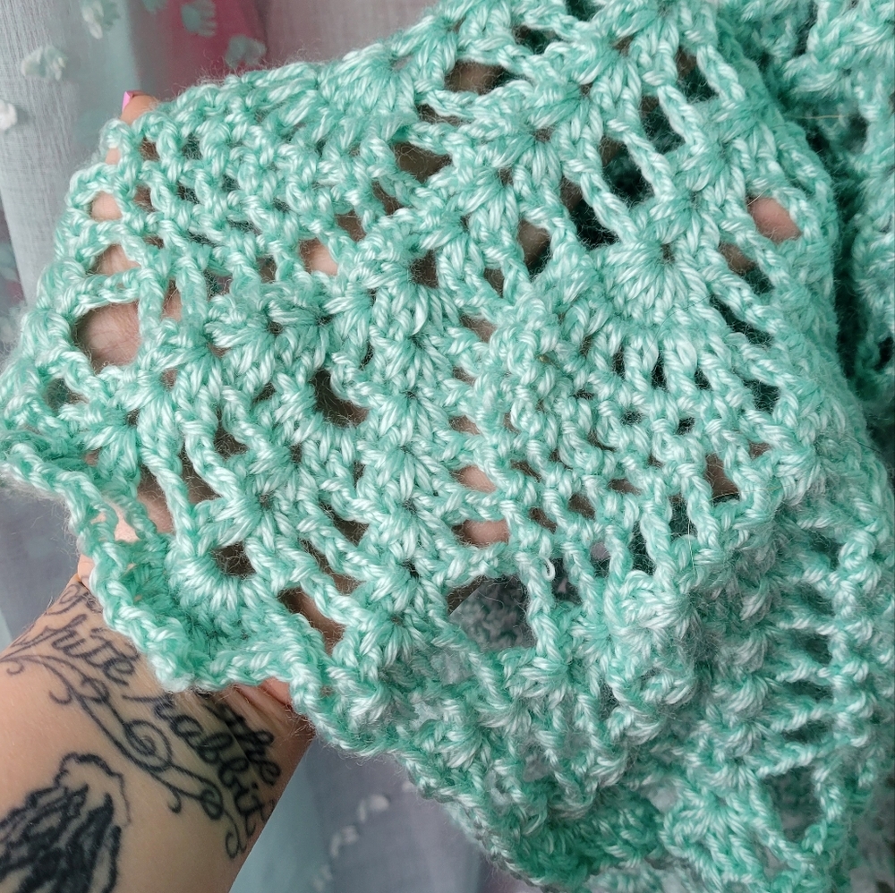 SOLD Handmade Crochet Lace Pineapple Stitch Fairy Hooded Jacket Cardigan Blue - Picture 4 of 5